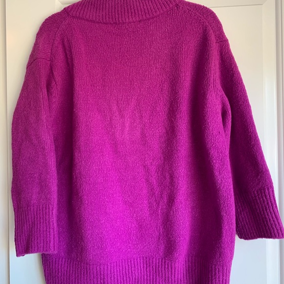 Purple fuzzy v neck sweater - Picture 3 of 3